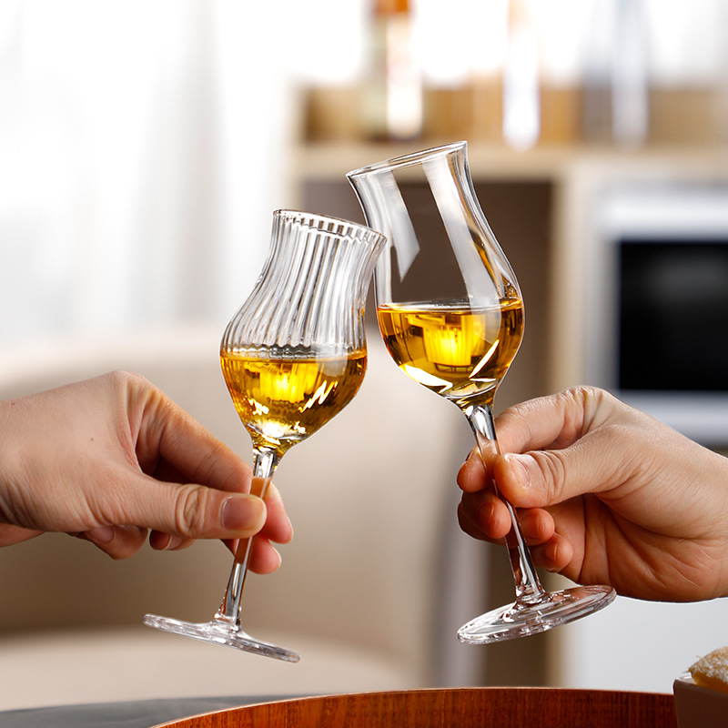 Wysoki kieliszek do kawy z kry – Wine Beer Foot recenzja i cena