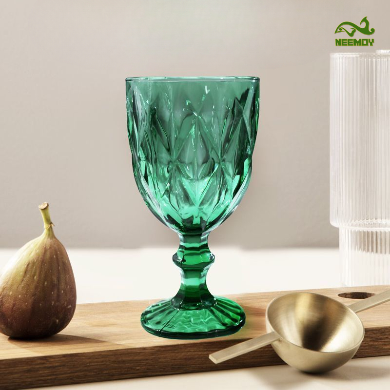 Zielone, grawerowane kieliszki – Wine Beer Foot recenzja i cena